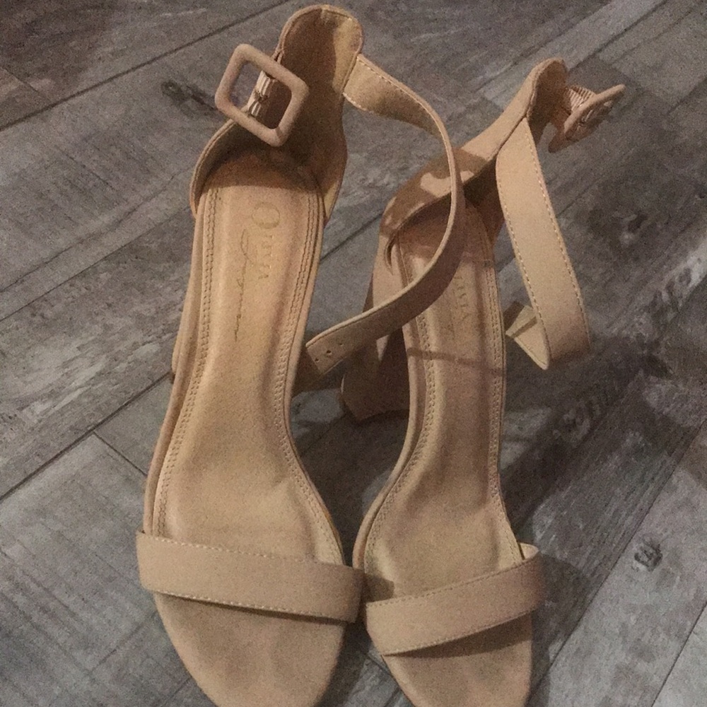 Cute dressy heels - Picture 4 of 4
